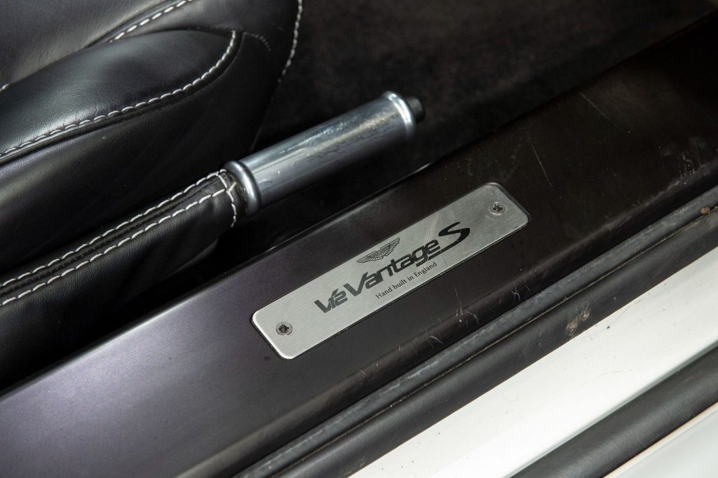 Used Aston Martin Vantage 2014 for sale - 78029748: Photo 25