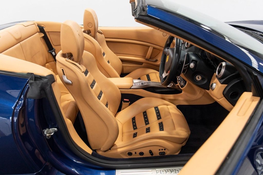 Used Ferrari California 2010 for sale - 78030152: Photo 11