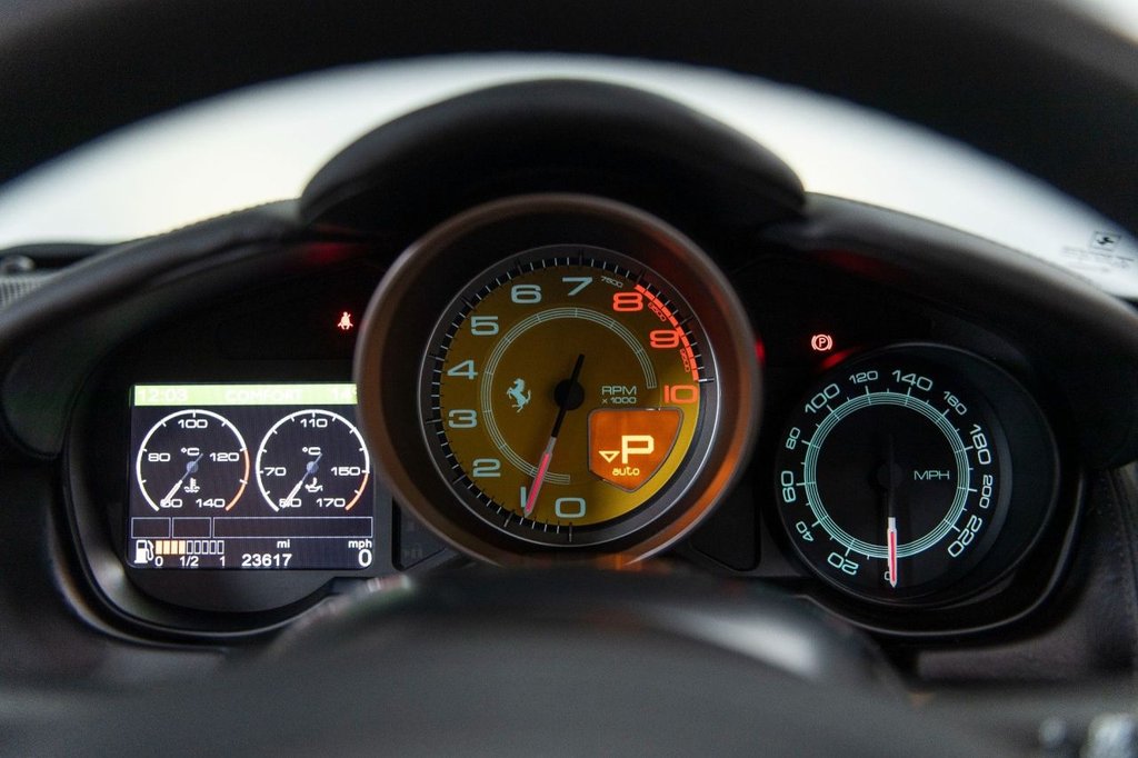 Used Ferrari California 2010 for sale - 78030152: Photo 25