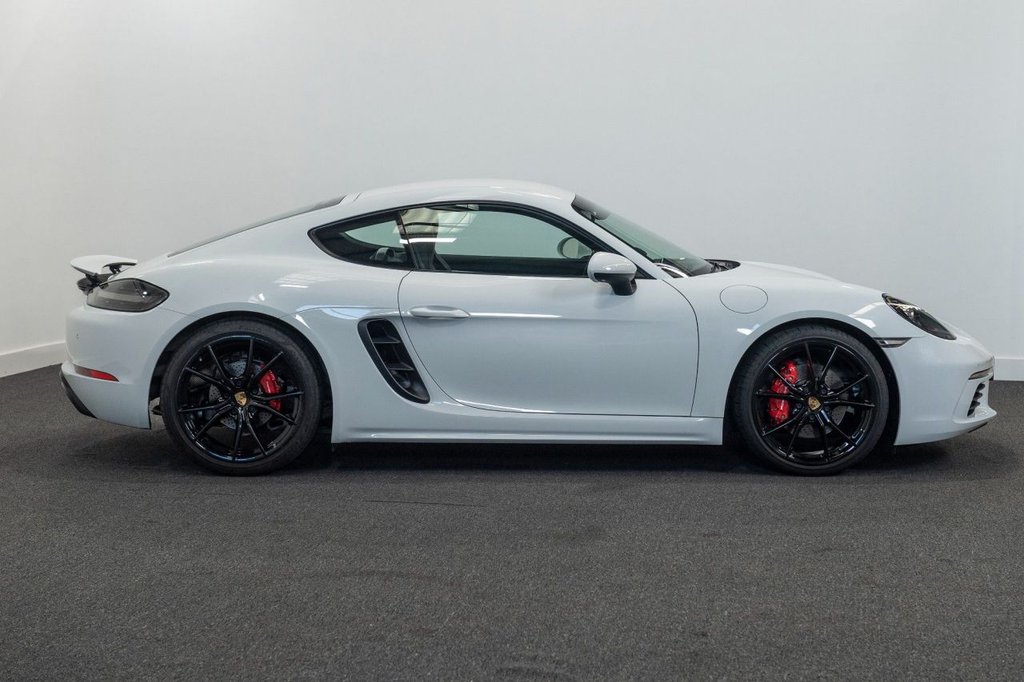 Used Porsche Cayman 2019 for sale - 78030087: Photo 2