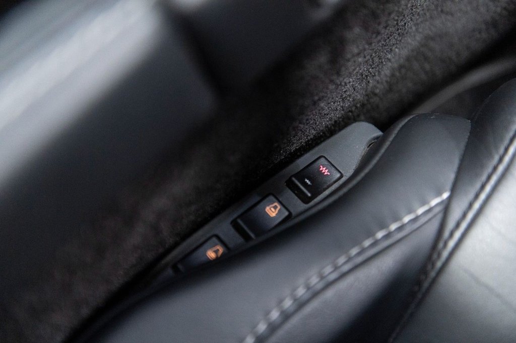 Used Aston Martin DBS 2011 for sale - 78029971: Photo 35