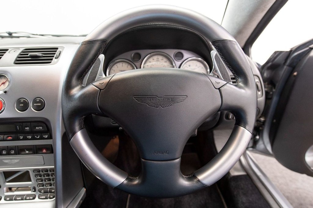 Used Aston Martin Vanquish 2004 for sale - 78030291: Photo 11