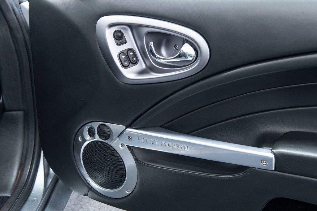 Used Aston Martin Vanquish 2004 for sale - 78030291: Photo 17