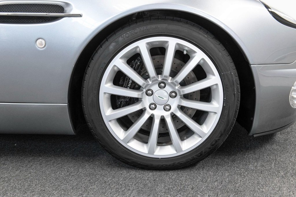 Used Aston Martin Vanquish 2004 for sale - 78030291: Photo 25