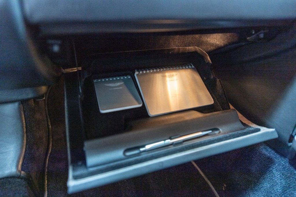 Used Aston Martin Vanquish 2004 for sale - 78030291: Photo 26