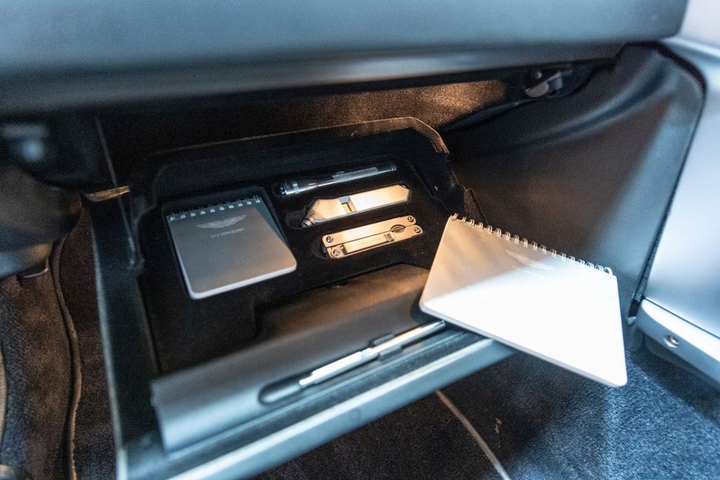 Used Aston Martin Vanquish 2004 for sale - 78030291: Photo 28