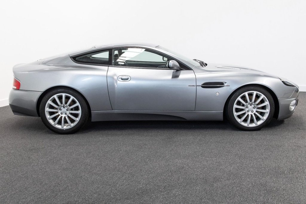 Used Aston Martin Vanquish 2004 for sale - 78030291: Photo 3