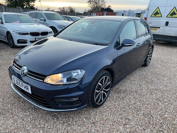 Used Volkswagen Golf 2015 for sale - 77510072: Photo