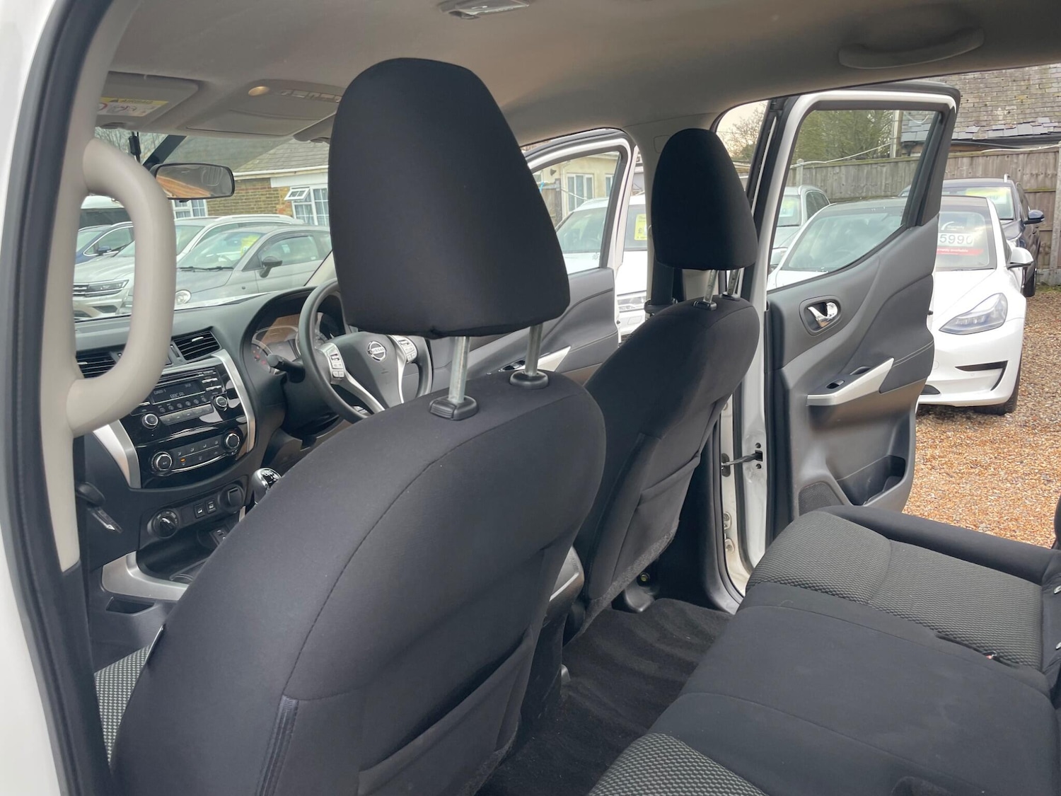 Used Nissan Navara 2019 for sale - 77501837: Photo 33