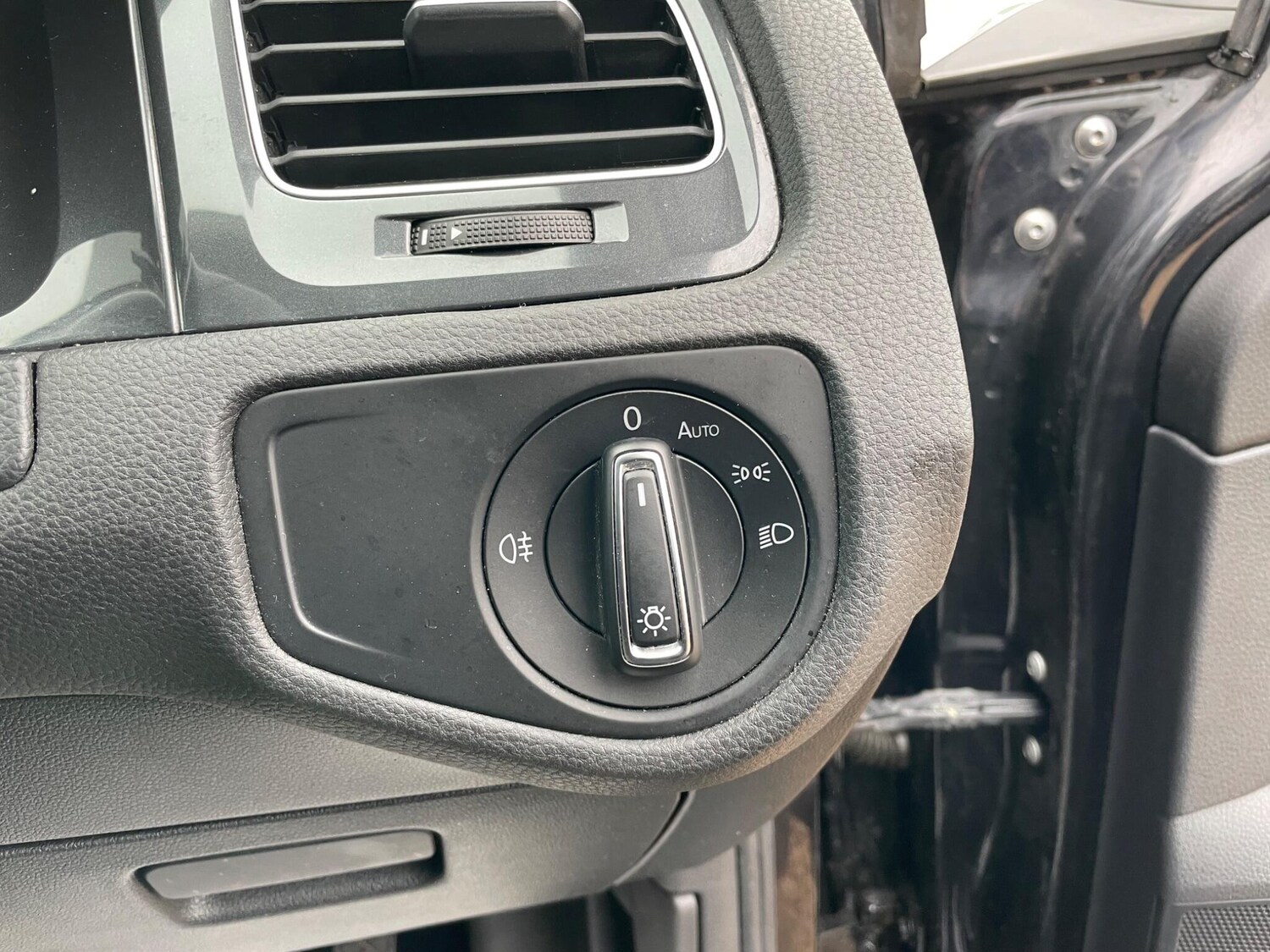 Used Volkswagen Golf 2018 for sale - 77501792: Photo 12