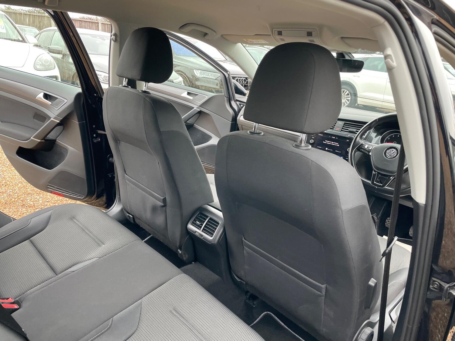 Used Volkswagen Golf 2018 for sale - 77501792: Photo 38