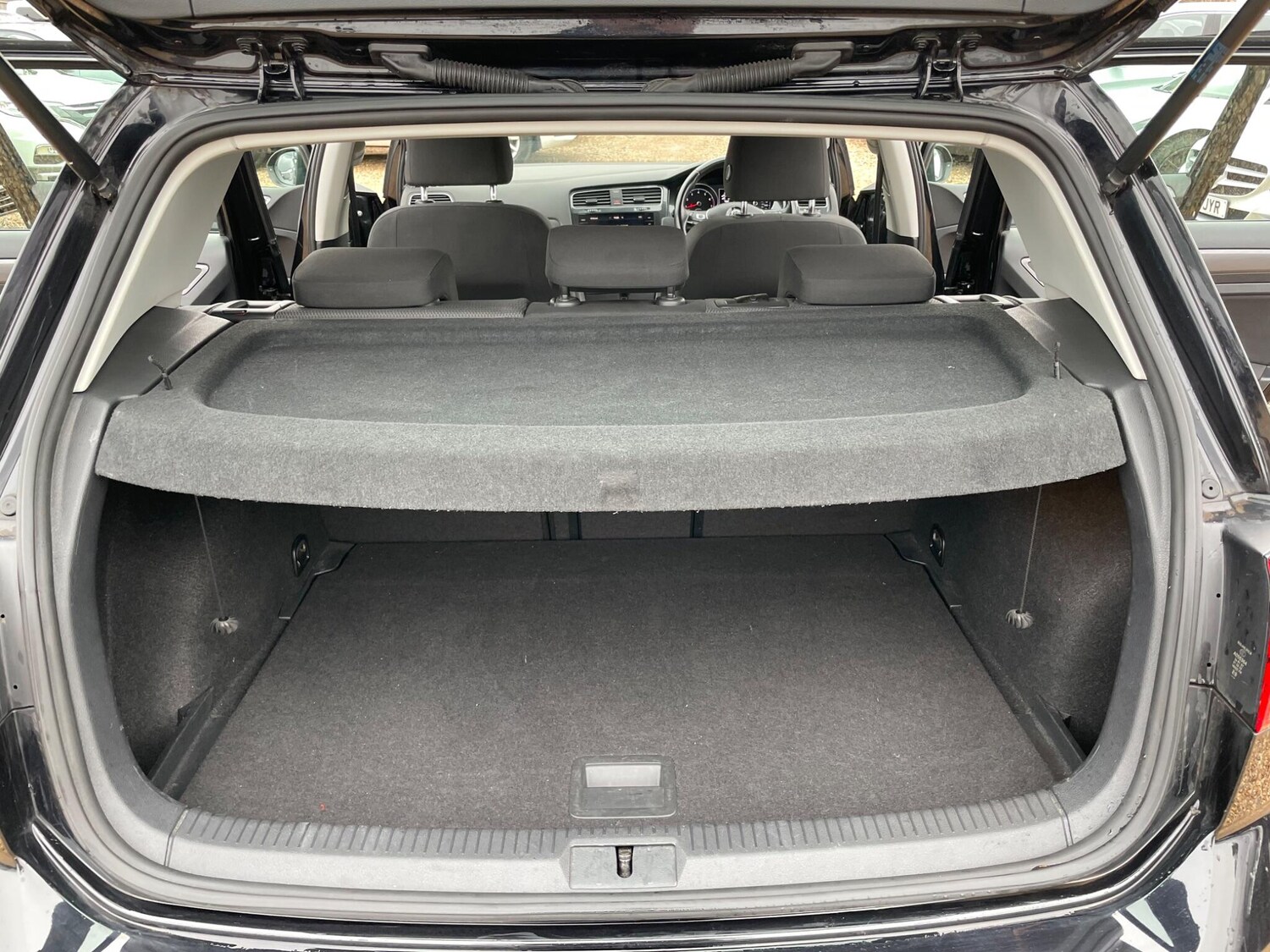 Used Volkswagen Golf 2018 for sale - 77501792: Photo 41