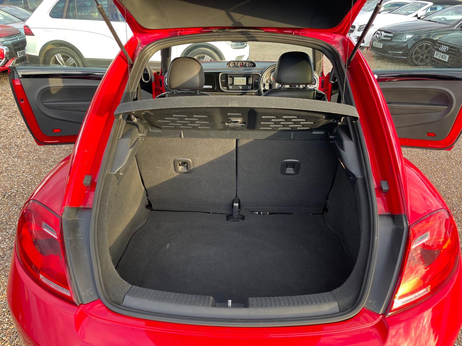 Used Volkswagen Beetle 2014 for sale - 77670438: Photo 39