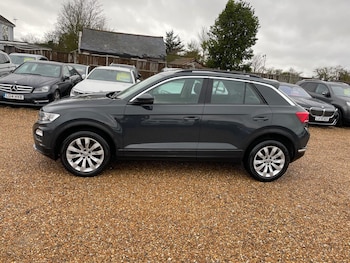Used Volkswagen T-Roc 2019 for sale - 77509730: Photo