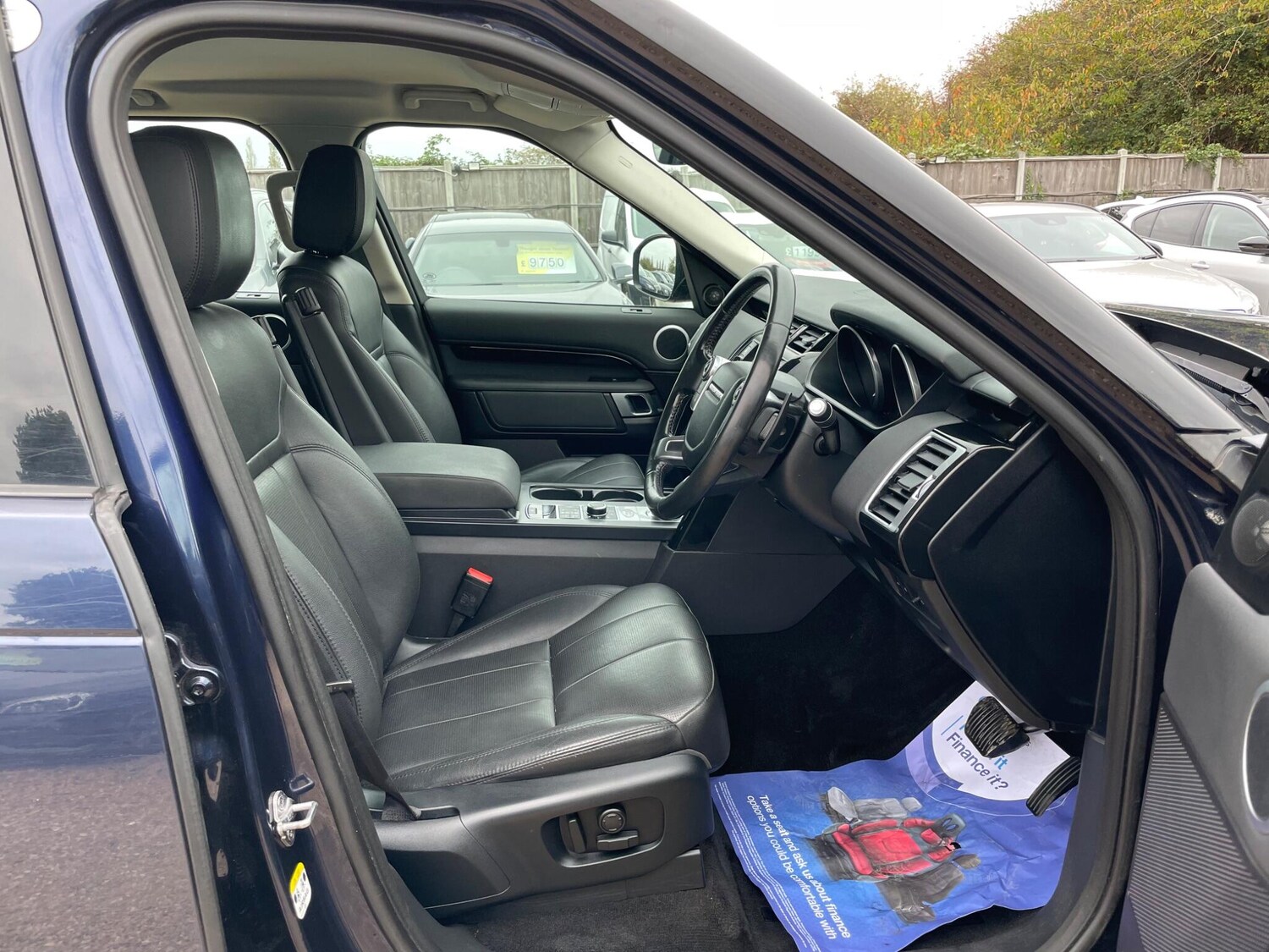 Used Land Rover Discovery 2017 for sale - 77501772: Photo 24