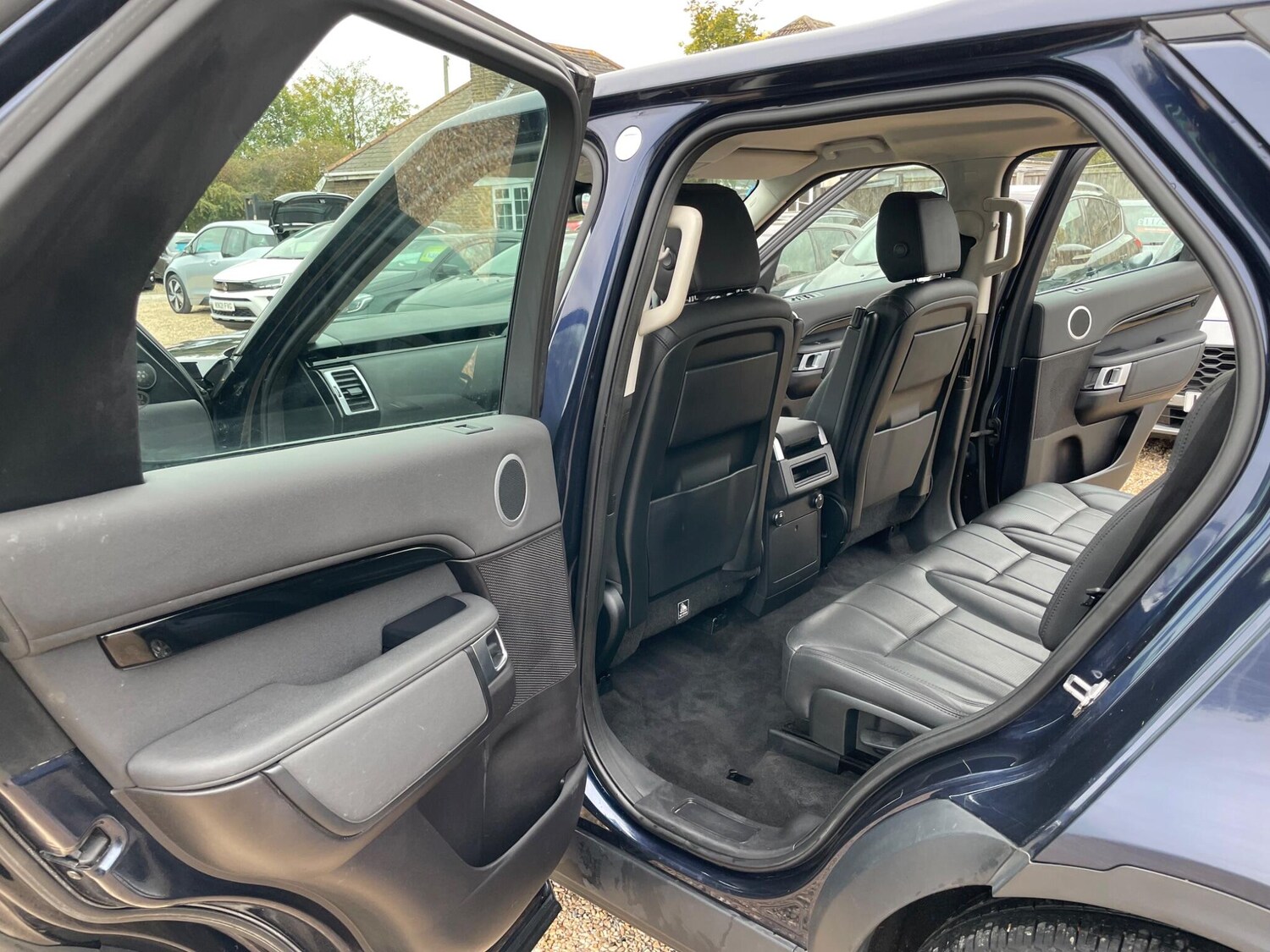 Used Land Rover Discovery 2017 for sale - 77501772: Photo 38