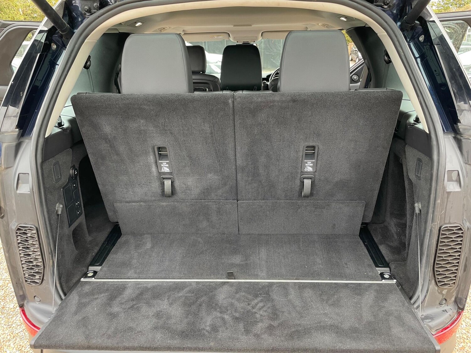 Used Land Rover Discovery 2017 for sale - 77501772: Photo 54