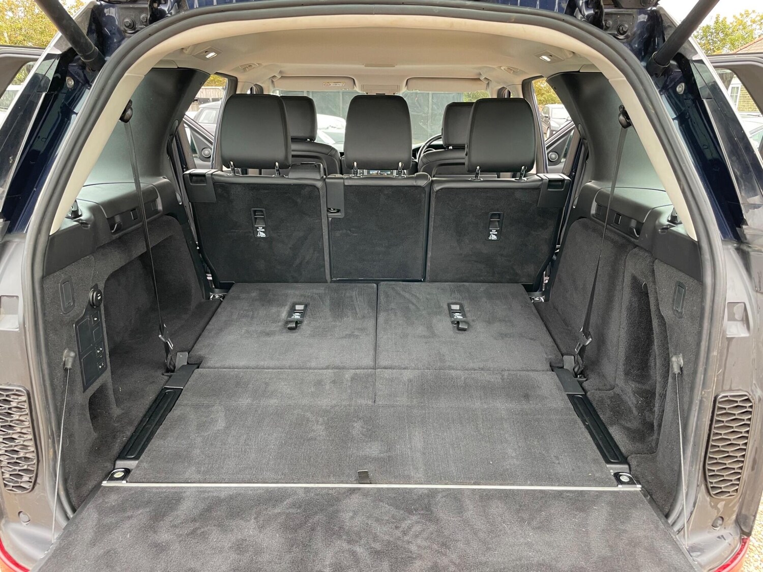 Used Land Rover Discovery 2017 for sale - 77501772: Photo 55