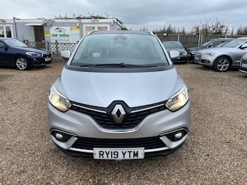 Used Renault Grand Scenic 2019 for sale - 77509738: Photo