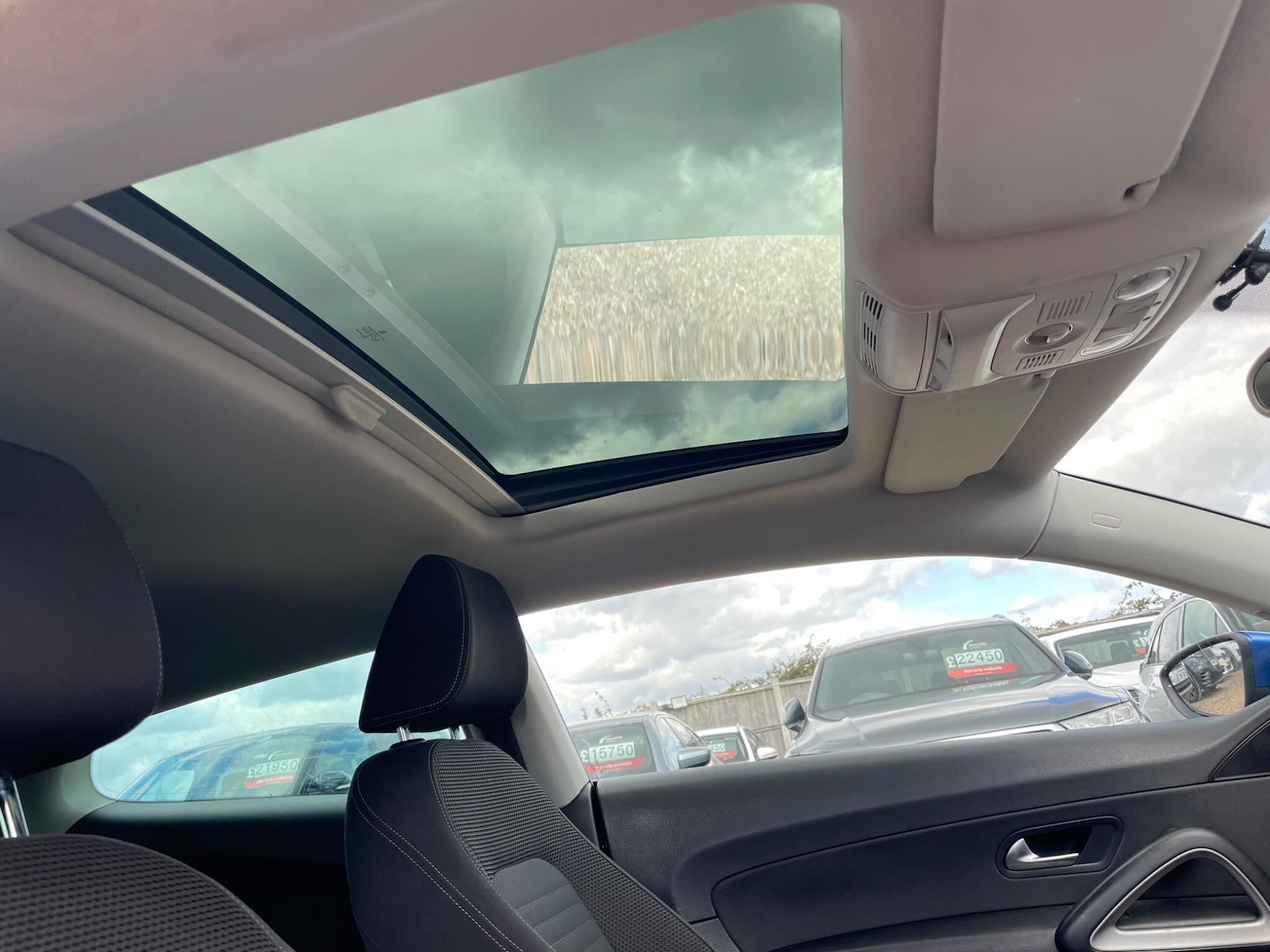 Used Volkswagen Scirocco 2011 for sale - 78058314: Photo 8