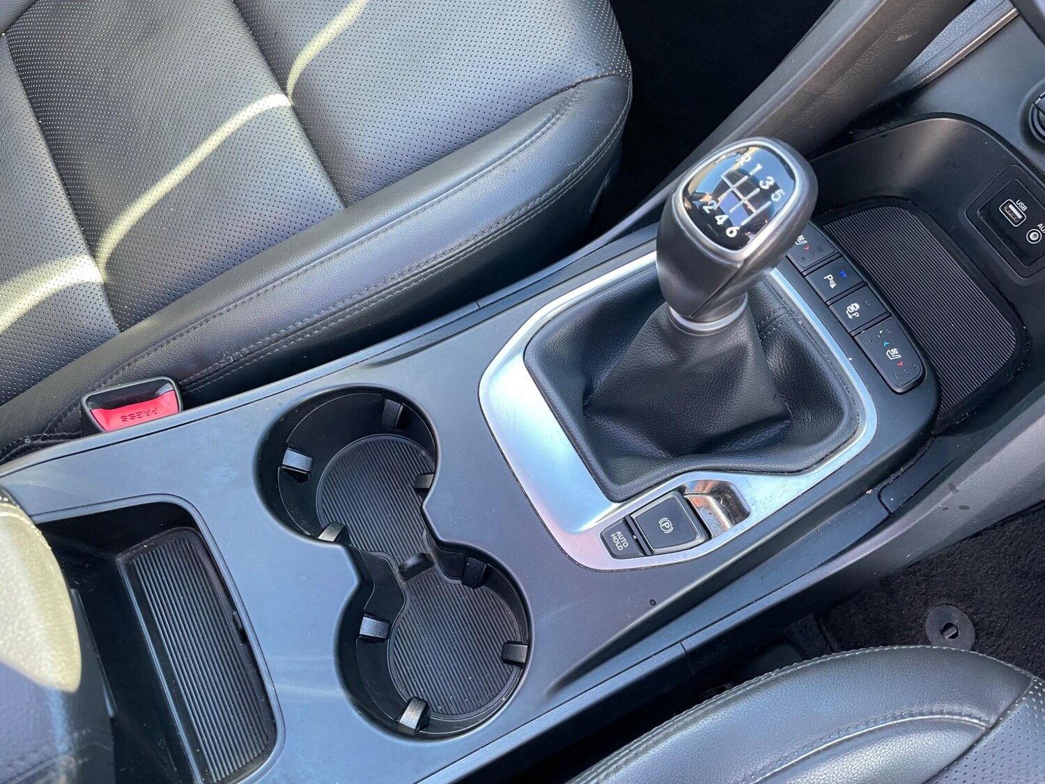 Used Hyundai Santa Fe 2017 for sale - 77501840: Photo 21