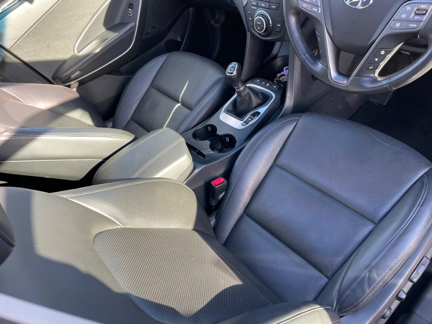 Used Hyundai Santa Fe 2017 for sale - 77501840: Photo 26