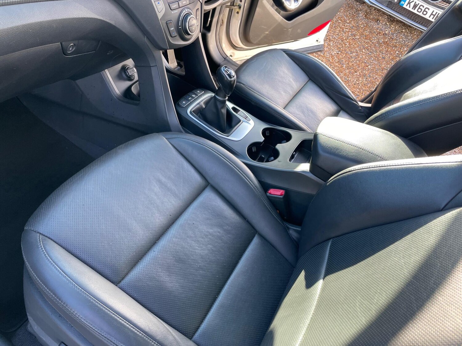 Used Hyundai Santa Fe 2017 for sale - 77501840: Photo 32