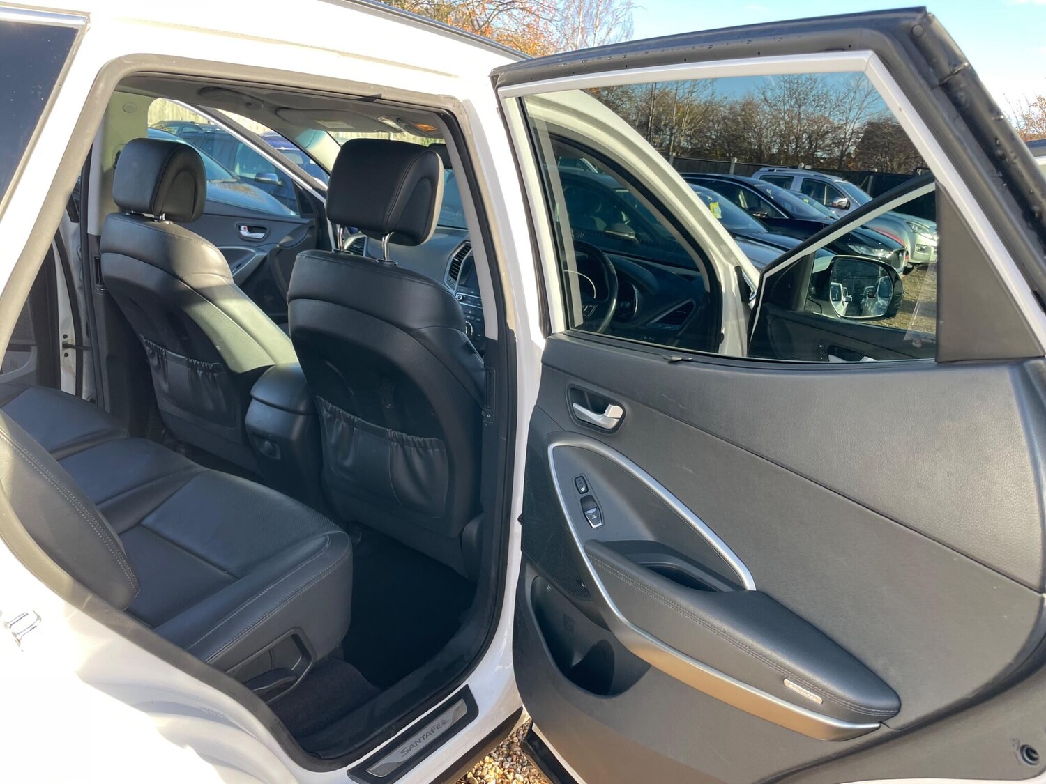 Used Hyundai Santa Fe 2017 for sale - 77501840: Photo 44