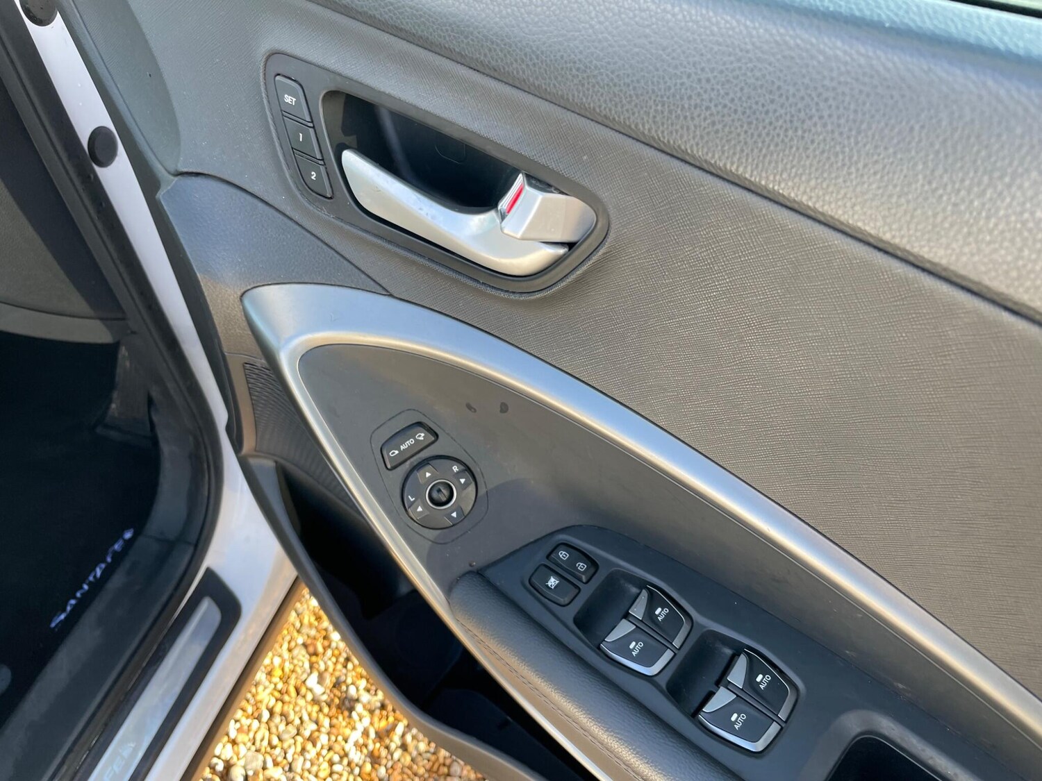 Used Hyundai Santa Fe 2017 for sale - 77501840: Photo 9