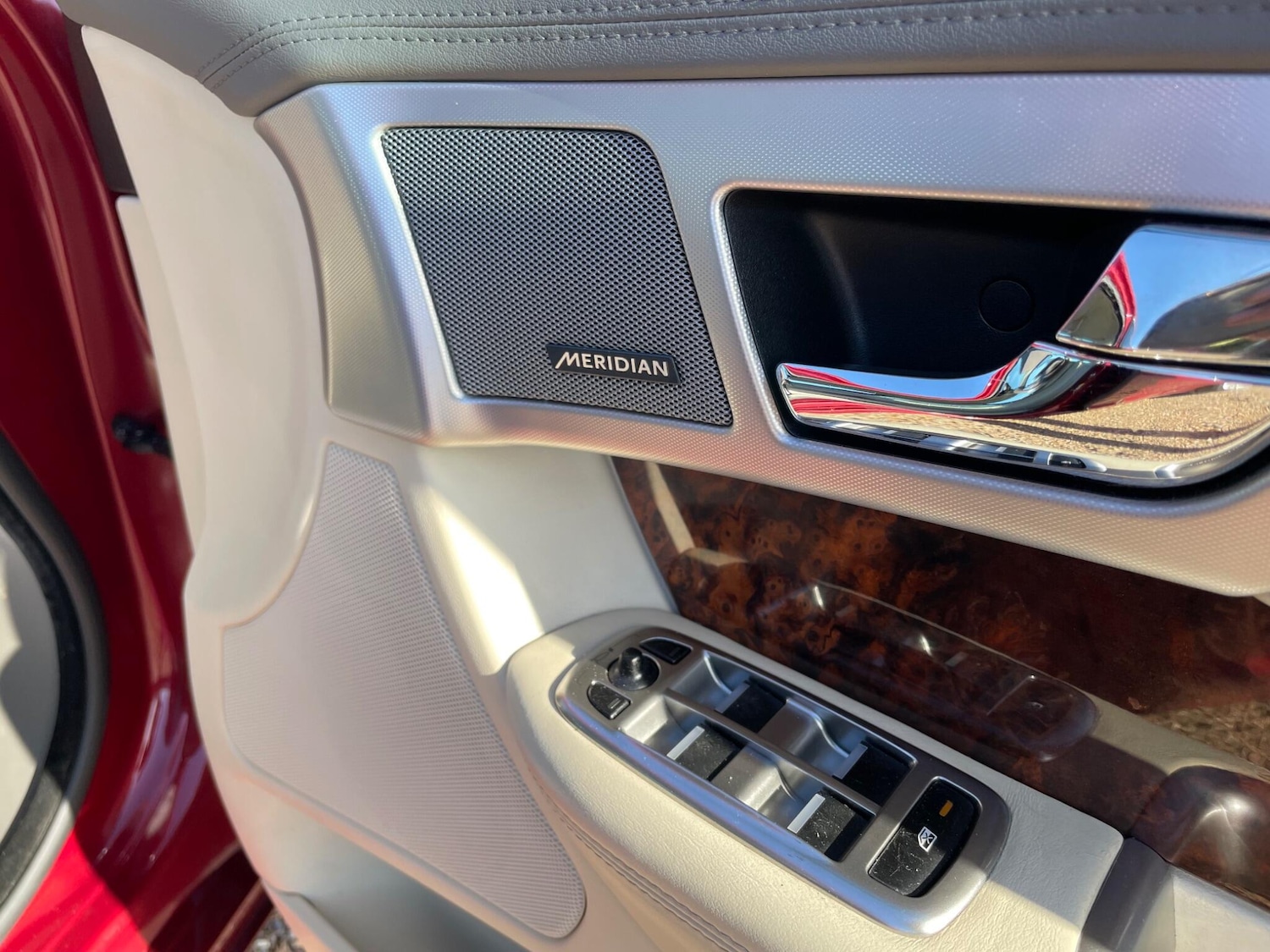 Used Jaguar XF 2013 for sale - 77940409: Photo 5