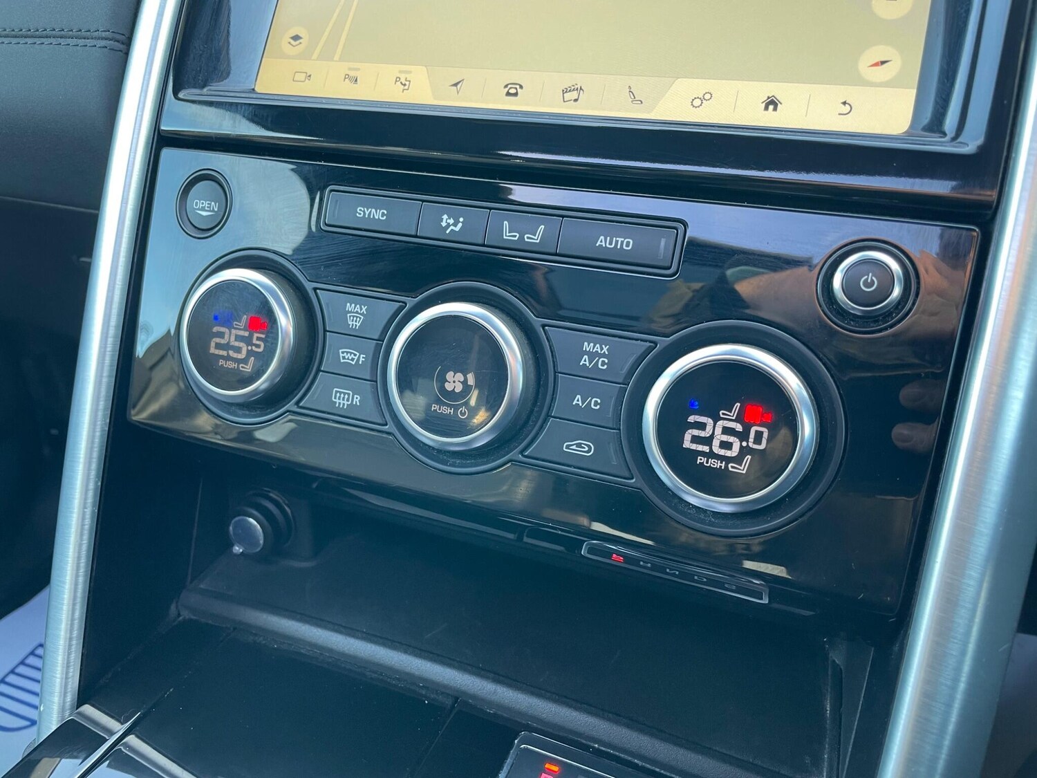 Used Land Rover Discovery 2018 for sale - 77501775: Photo 28