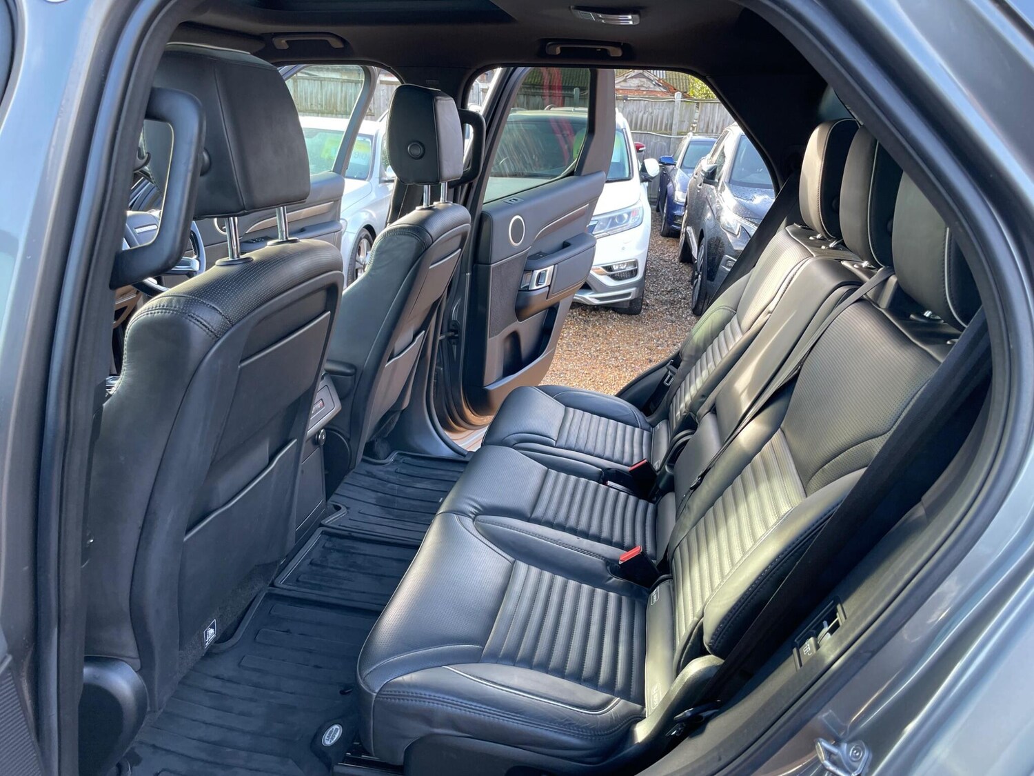 Used Land Rover Discovery 2018 for sale - 77501775: Photo 50