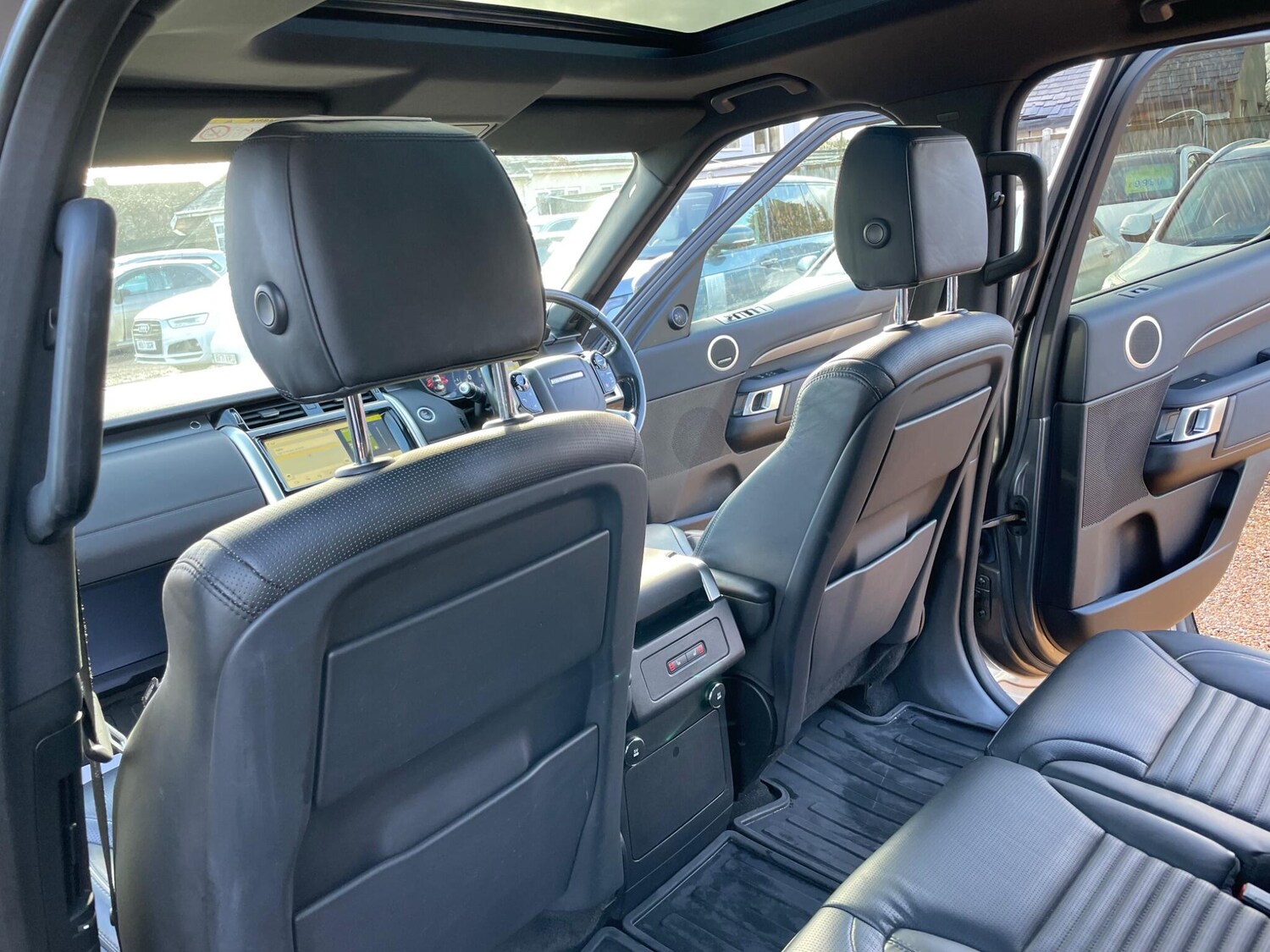 Used Land Rover Discovery 2018 for sale - 77501775: Photo 51