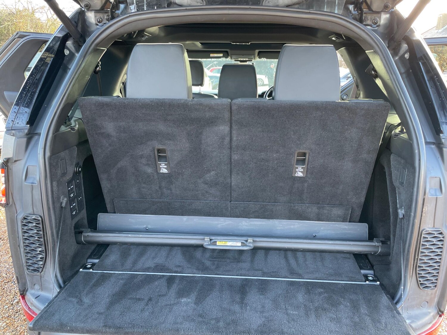 Used Land Rover Discovery 2018 for sale - 77501775: Photo 70