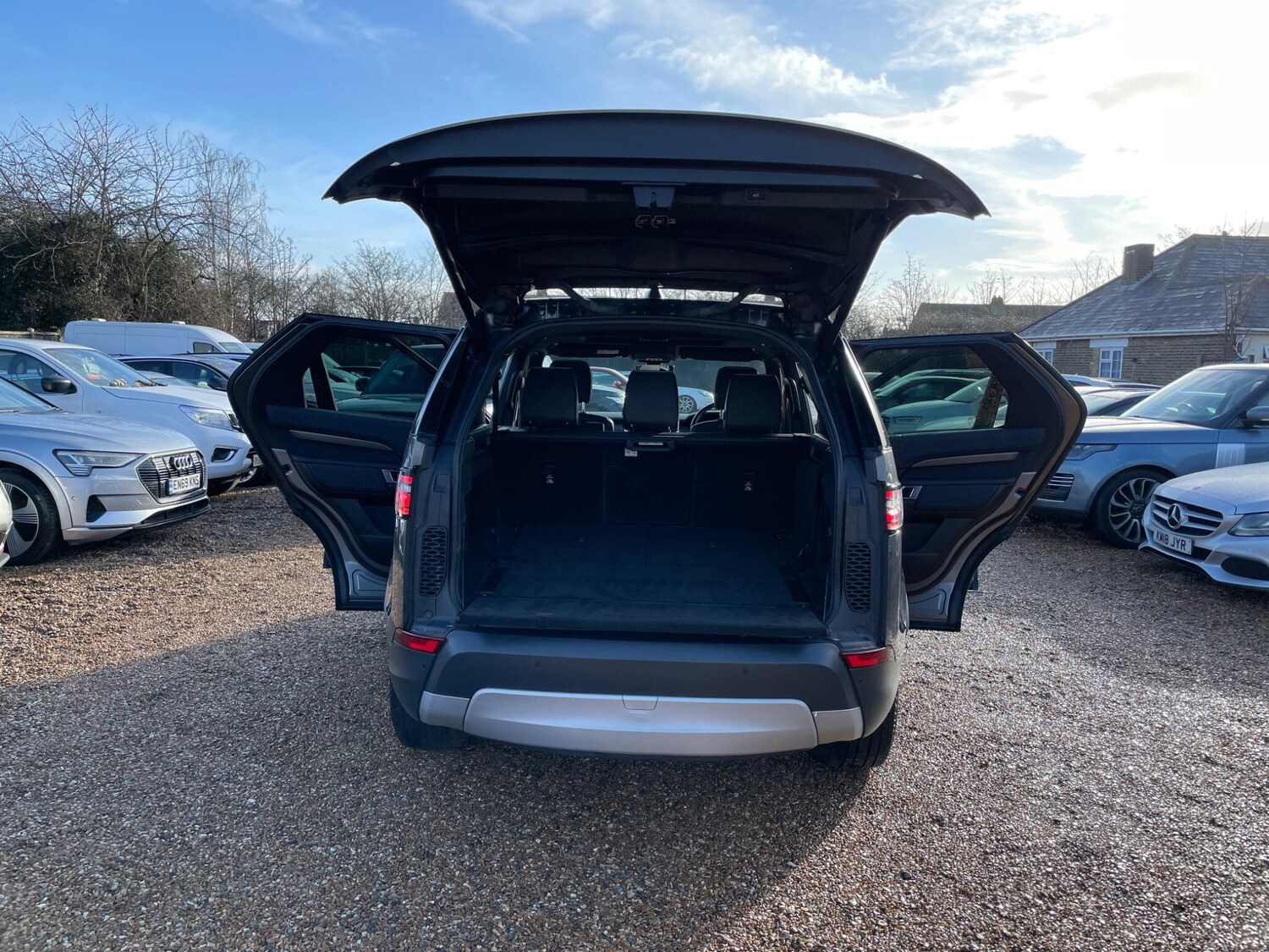 Used Land Rover Discovery 2018 for sale - 77501775: Photo 75