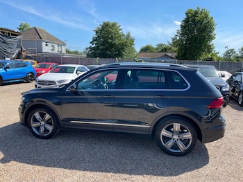 Used Volkswagen Tiguan 2019 for sale - 79050044: Photo