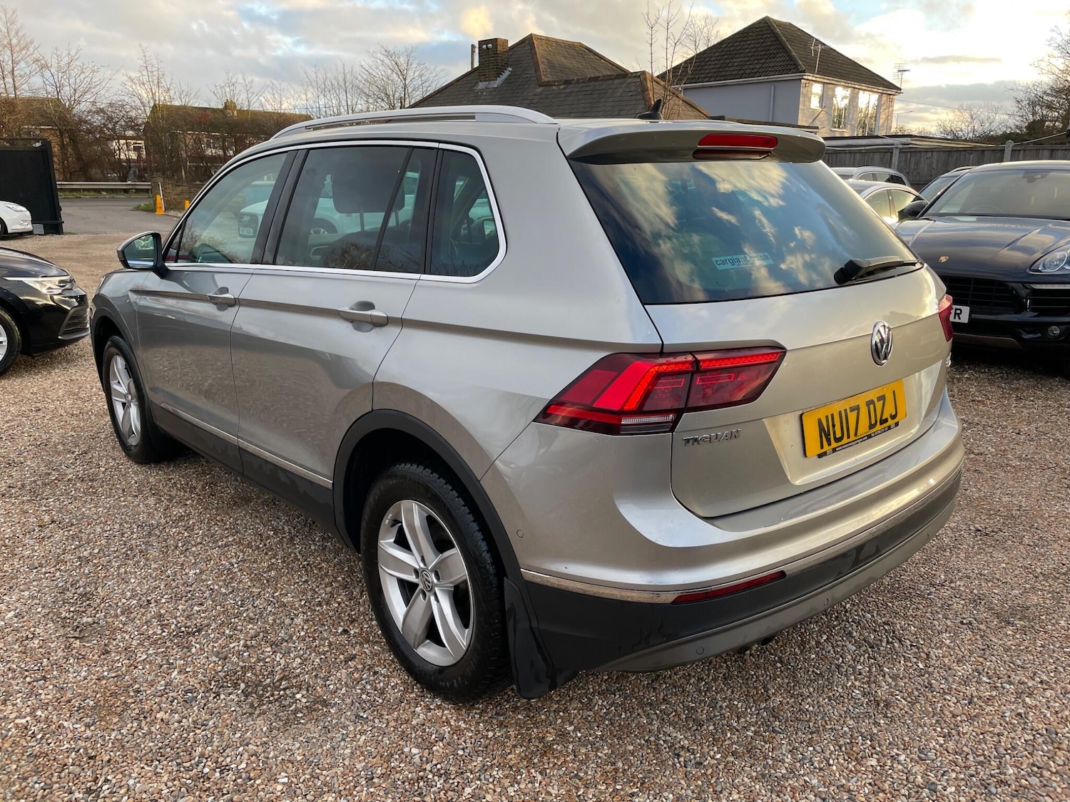 Used Volkswagen Tiguan 2017 for sale - 77501828: Photo 3