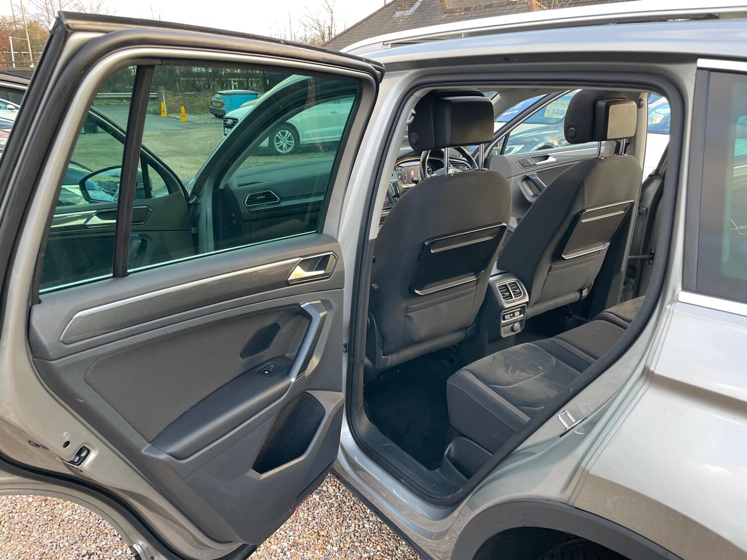 Used Volkswagen Tiguan 2017 for sale - 77501828: Photo 38