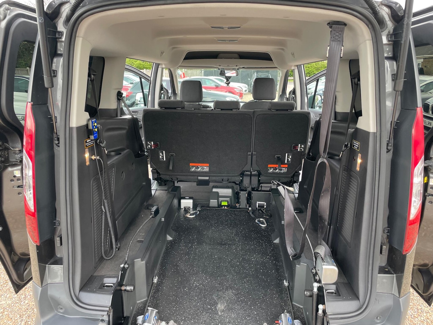 Used Ford Grand Tourneo Connect 2018 for sale - 78170106: Photo 45