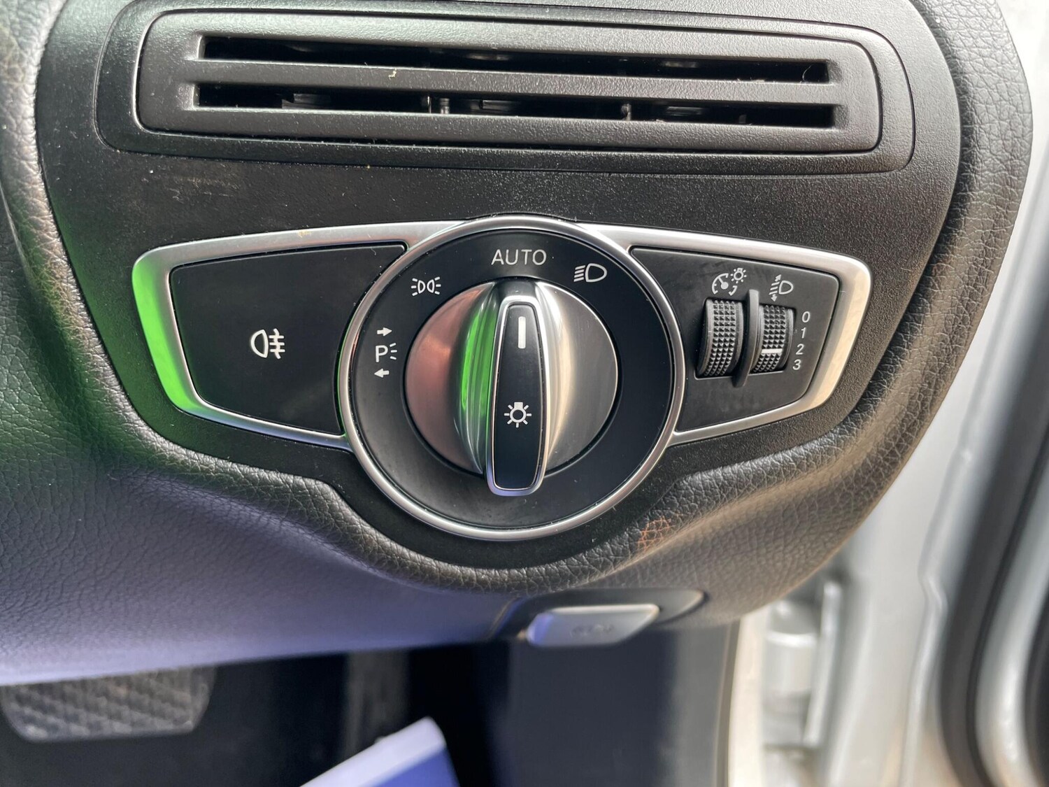 Used Mercedes-Benz C Class 2018 for sale - 77501783: Photo 11