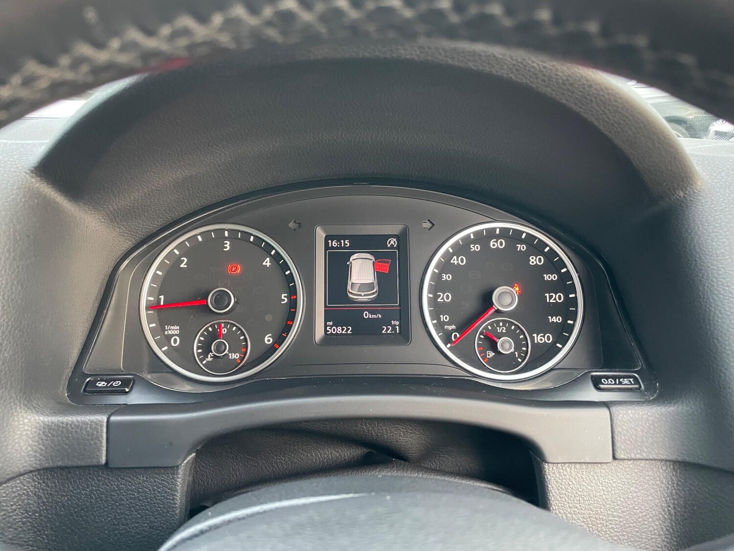 Used Volkswagen Tiguan 2015 for sale - 77501845: Photo 12