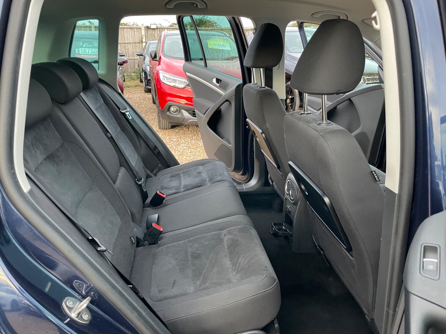 Used Volkswagen Tiguan 2015 for sale - 77501845: Photo 39