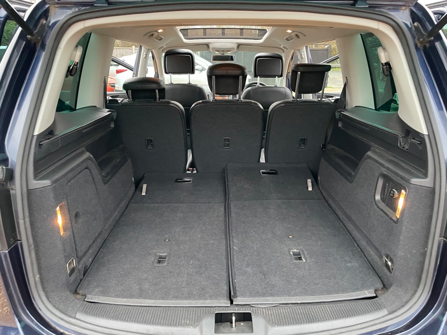 Used Volkswagen Sharan 2013 for sale - 77612196: Photo 46