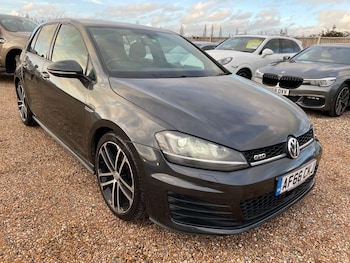 Used Volkswagen Golf 2016 for sale - 77501791: Photo