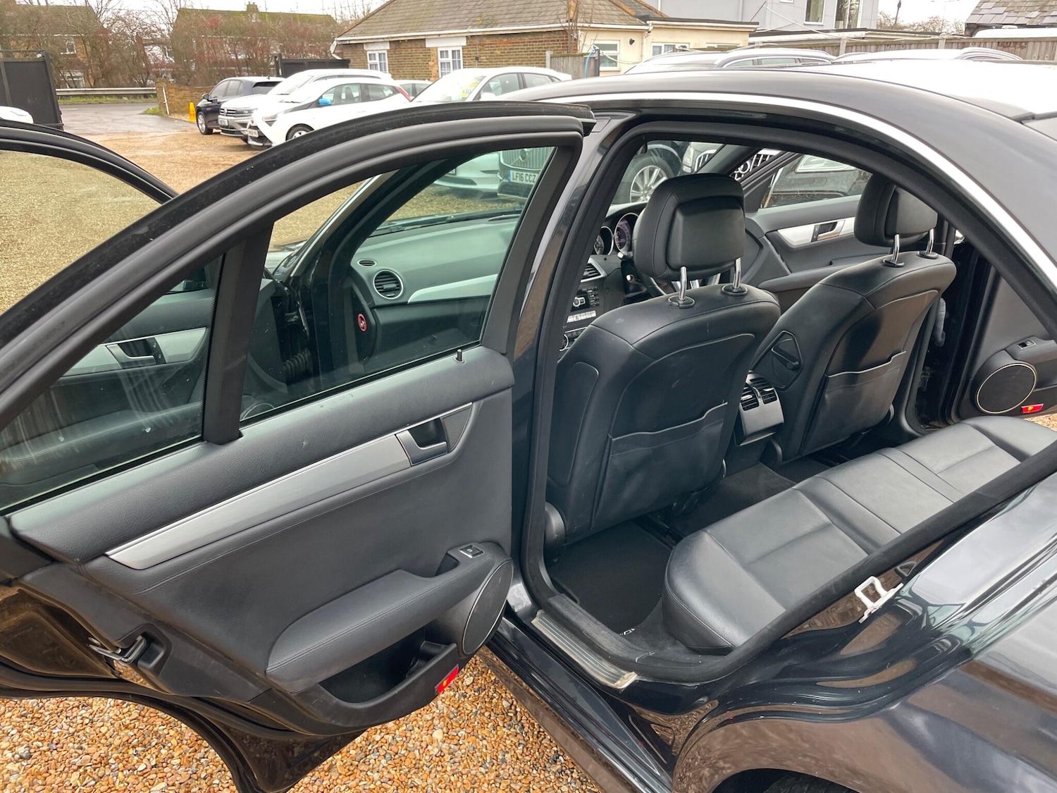 Used Mercedes-Benz C Class 2014 for sale - 77501846: Photo 34