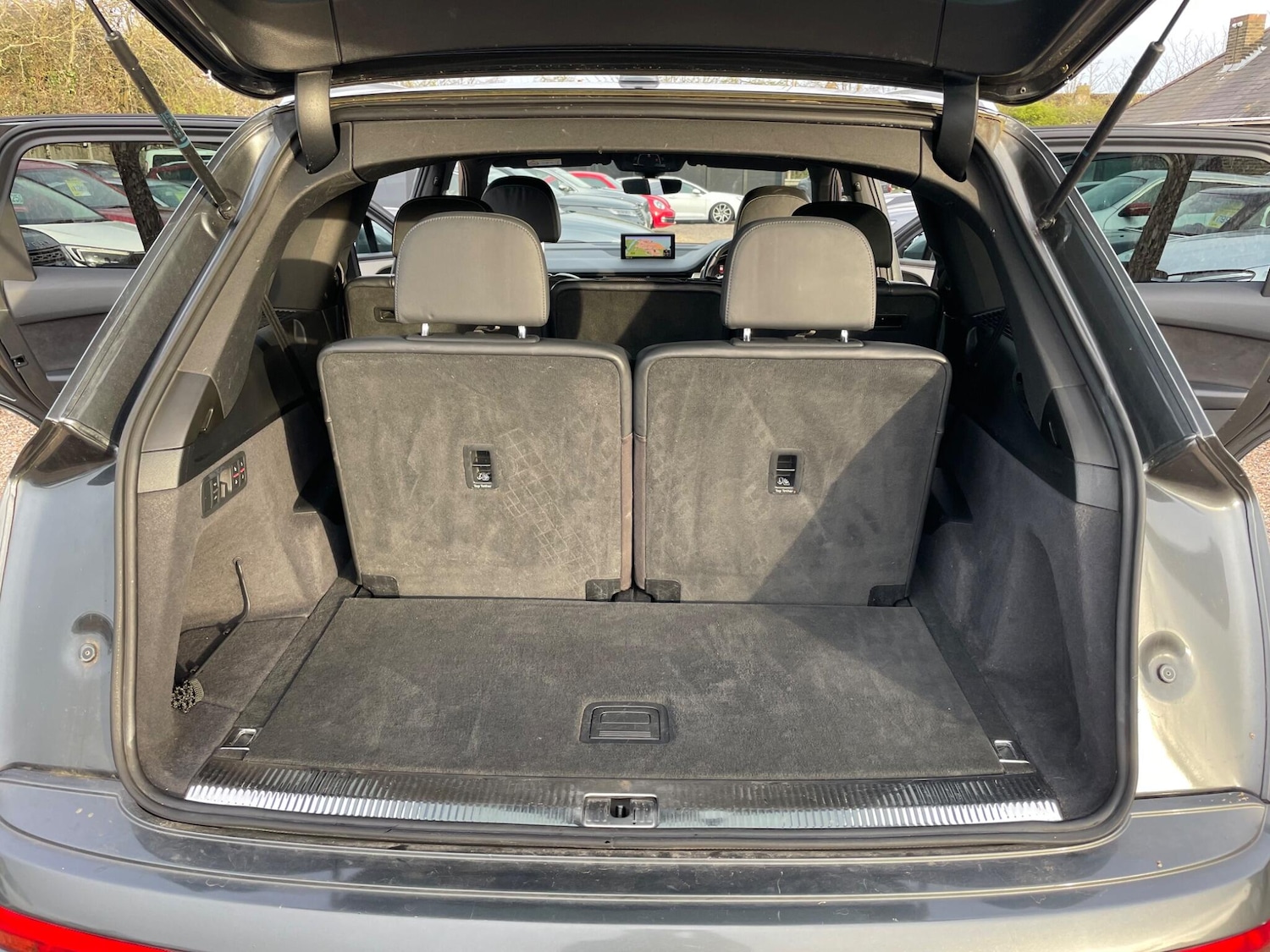 Used Audi Q7 2018 for sale - 77882823: Photo 52