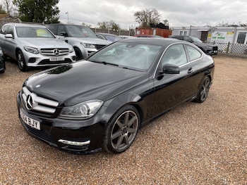 Used Mercedes-Benz C Class 2015 for sale - 77670619: Photo