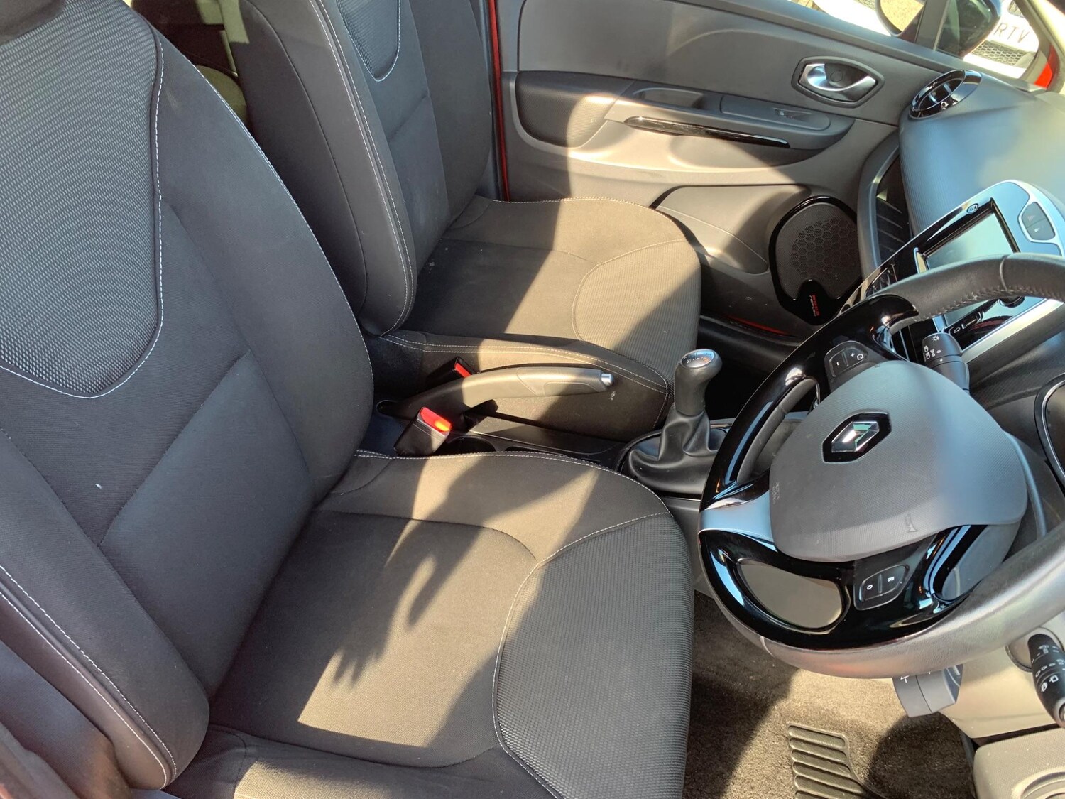 Used Renault Clio 2015 for sale - 77501833: Photo 18