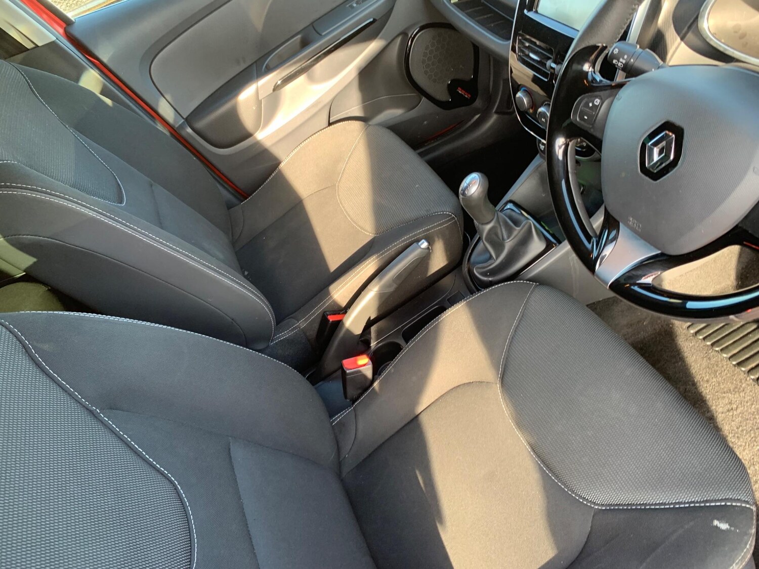 Used Renault Clio 2015 for sale - 77501833: Photo 19