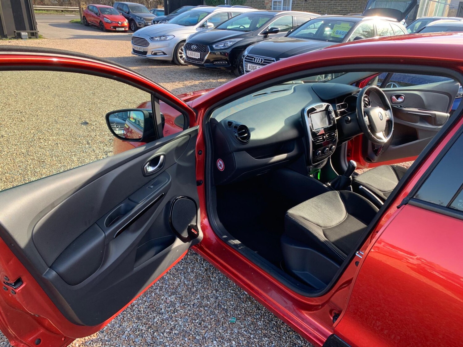 Used Renault Clio 2015 for sale - 77501833: Photo 21